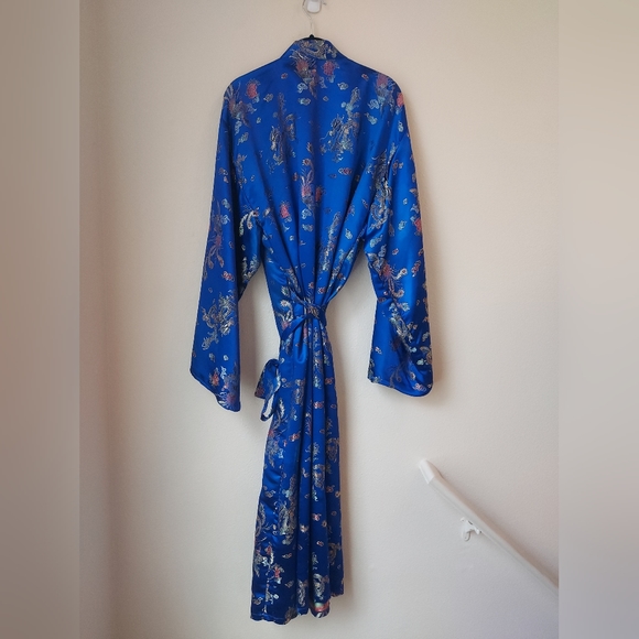 Vintage Japanese Kimono Blue Silk Metaliic Gold Dragons and Flowers Robe - Picture 4 of 10